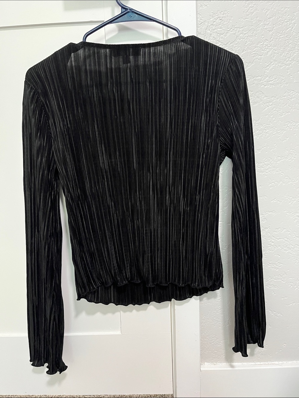 Patterned Long Sleeve - Picture 2 of 8